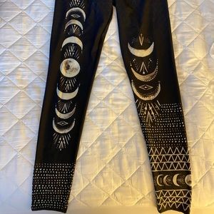 Onzie full length moon phase leggings
